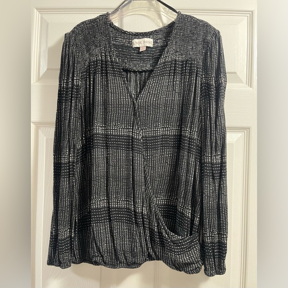 Knox Rose Women's Blouse Smocked Black Faux Wrap V Neck
Stretch Top Boho Size L